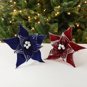 Nouvelle Décoration <span class=keywords><strong>de</strong></span> Noël Transfrontalière en Flanelle Effet Neige Tombante, Composition Florale, Pendentif 27*14cm Personnalisable - Product Image 1