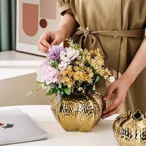 Vase en céramique de luxe blanc or à prix abordable, vase décoratif de table pour hôtel, maison, mariage, vase à fleurs - Product Image 2