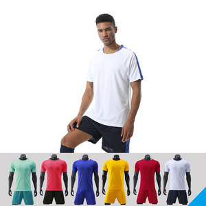 Set di divise <span class=keywords><strong>da</strong></span> <span class=keywords><strong>calcio</strong></span> OEM Factory Set di allenamento t-shirt e pantaloncini taglie forti per l'esercizio di <span class=keywords><strong>calcio</strong></span> basket - Product Image 4