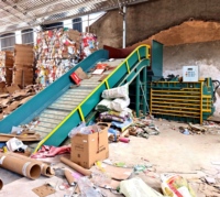 Presse à balles horizontale à haute efficacité de 160 tonnes pour sacs tissés, bouteilles en papier PET, canettes en aluminium de dessin animé