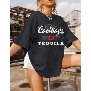Camiseta Oversize Cowboys & Tequila para Mujer, Diseño Gráfico Vintage, Casual, Manga Corta, Lavable, Negra - Product Image 2