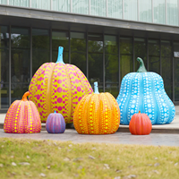 Sculpture de jardin extérieure MUSI Kusama en forme de citrouille à pois de grande taille, pièces décoratives en résine et acier pour aménagement paysager