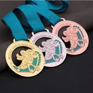 เหรียญรางวัลกีฬาแบบกำหนดเองสำหรับการแข่งขันมาราธอน งานฝีมือโลหะคุณภาพสูง 3 มิติ สีทอง เงิน และทองแดง ออกแบบฟรี ขายส่ง - Product Image 4