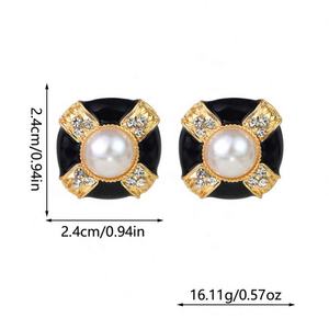 Boucles d'oreilles clous géométriques en argent, style palais de niche, luxe léger, accessoires vintage haut de gamme - Product Image 3