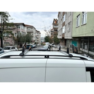 Barres transversales de toit pour Opel Combo Van LWB 2018 et plus, en aluminium noir, porte-bagages sur mesure - Product Image 1