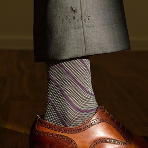 Chaussettes habillées personnalisées pour hommes, luxe, coton mercerisé 240N, motif rayé gris jacquard, antibactériennes, pour affaires, marque privée - Product Image 1