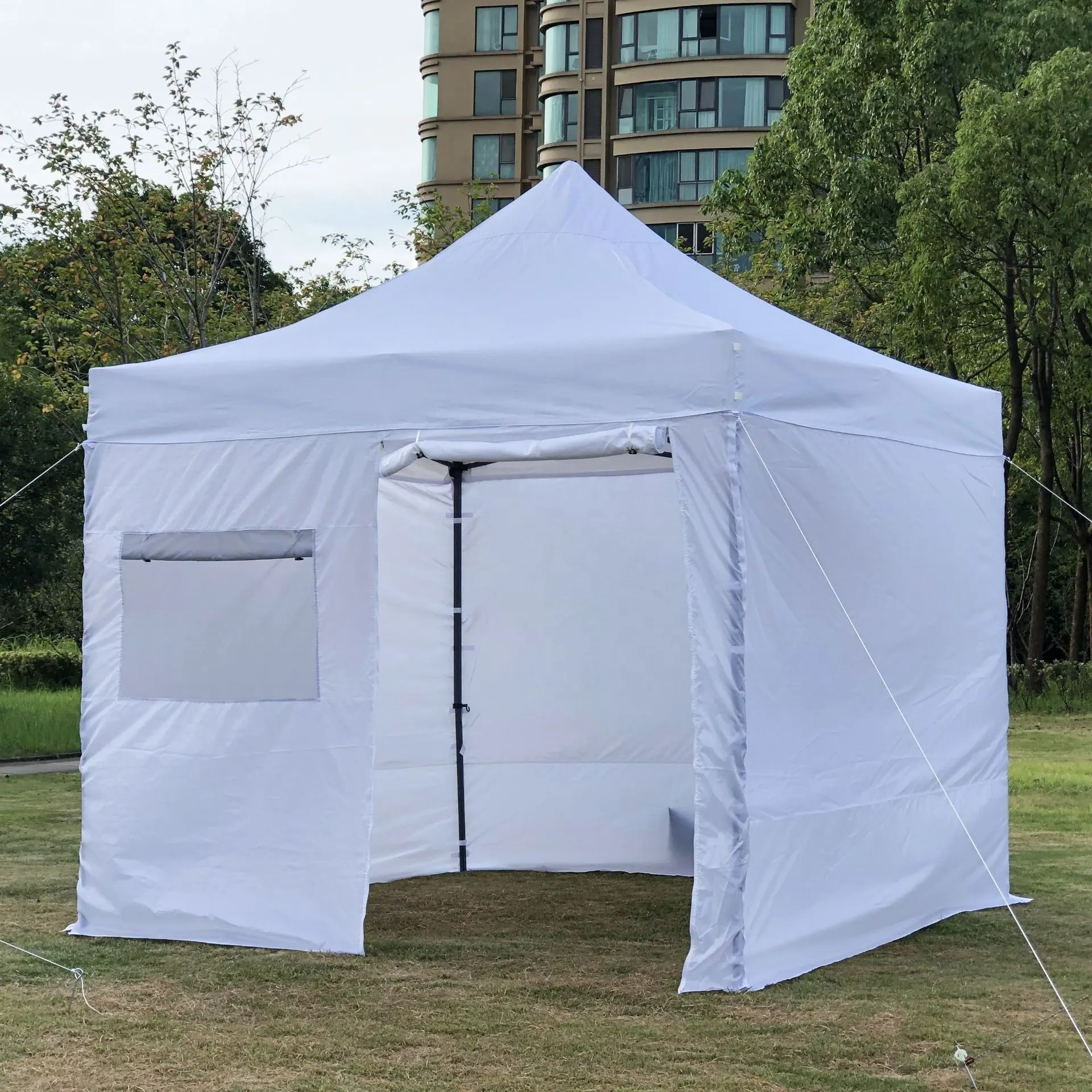 Tenda komersial 3x3, tenda Gazebo kanopi Pop Up besar Sidewall untuk pemasaran pameran dagang dengan sisi
