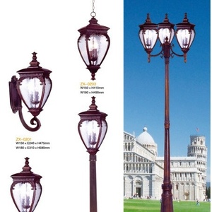 Farola Solar de Doble Cabezal Marrón con Diseño Ornamental para Jardín y Calle, IP66, Garantía de 10 Años - Product Image 3