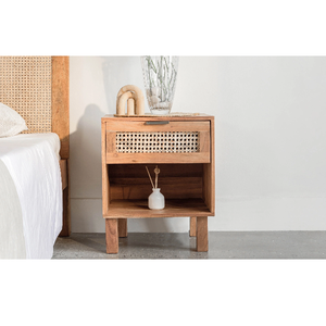 Table de chevet de chambre à coucher en bois massif moderne conçue sur mesure pour s'adapter à n'importe quel espace pour les meubles de salon ou de chambre à coucher - Product Image 1