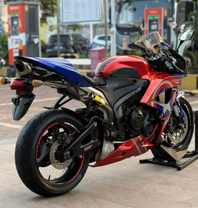 Vente de motos d'occasion modifiées CBR600 avec un aspect impeccable – Véhicules sportifs et motos de haute performance d'occasion - Product Image 6