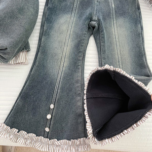 Conjunto de Dos Piezas de Mezclilla con Forro Polar para Niñas, Estilo Nuevo 2025, Conjunto Cálido con Parches para Niñas Pequeñas - Product Image 4