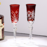 Verres à champagne en cristal rouge rubis coupés à la main sur mesure, style Edo Kiriko intemporel, acceptés par l'usine