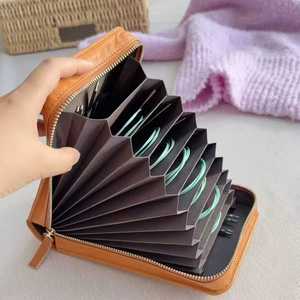 Hộp đựng kim đan và phụ kiện bằng da thật cao cấp Lotus Yarns để sắp xếp và bảo quản kim đan tròn của bạn - Product Image 5