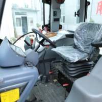 Tracteur agricole 4x4 de haute qualité, neuf, pas cher, de grande taille, avec chargeur frontal et tondeuse à disques, provenant de Chine, pour l'agriculture