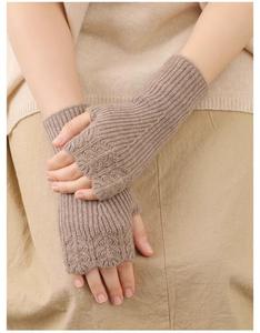 Mitaines chaudes d'hiver pour femmes, en laine mérinos et cachemire 100%, tricotées côtelées, rouges et noires, sans doigts, pour l'extérieur - Product Image 5
