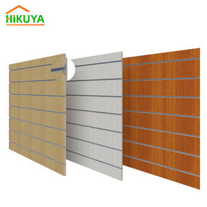 HIKUYA 공장 도매 120x240 멜라민 직면 맞춤형 MDF 슬랫월 패널 그루브 MDF 보드 쇼핑 스토어 - Product Image 3