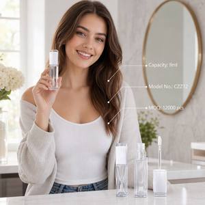 ISMAN Tubo de Brillo Labial Cuadrado de 9ml, Tapa Transparente Blanca, Doble Tapa, Envase Cosmético Minimalista de Plástico PETG, Recargable, Venta al por Mayor, Vacío - Product Image 2