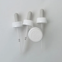 Bouteilles en plastique de 96mm avec logo personnalisé couvercles de bouchon compte-gouttes de pipette graduée blanche noire et fermetures de bouteilles pour accessoire de pipette à huile