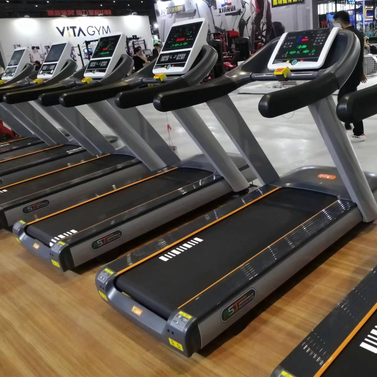 Treadmills Gym Equipment Liquidation Auction Promotion Gym
