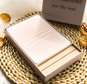 Набор из 50 восстанавливающих вдохновляющих цитаты для ежедневного воодушевления и самовлюбленности, набор карт с деревянной подставкой - Product Image 2