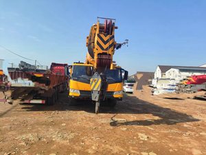 Grue mobile sur chenilles XCM-G QY130K8C, année 2023, bras principal de 85 mètres, contrepoids de 130 tonnes, machinerie lourde, moteur PLC, pompe - Product Image 2