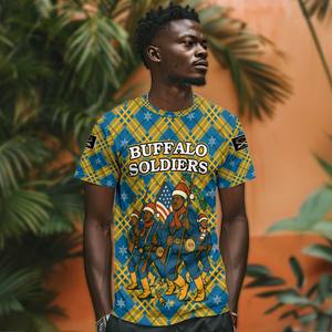 Camiseta navideña de <span class=keywords><strong>Buffalo</strong></span> <span class=keywords><strong>Soldiers</strong></span> con soldados estadounidenses, bandera estadounidense, patrón de cuadros cruzados - Product Image 3