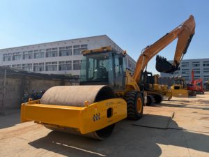 รถบดถนนแบบสั่นสะเทือน XS203J มือสอง ราคาคุ้มค่า น้ำหนัก 23 ตัน แบบดรัมเดี่ยว สำหรับงานบดอัดทางหลวง - Product Image 4
