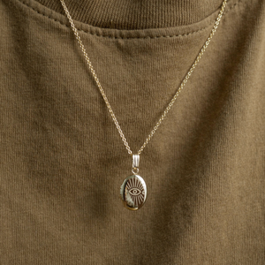 Popular estilo europeo y americano que se puede <span class=keywords><strong>abrir</strong></span> colgante de foto de acero inoxidable personalizado grabado con láser sol Luna ojos diseño patrón - Product Image 4