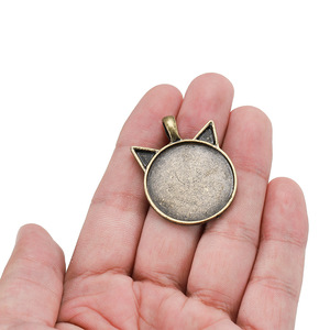 Base para colgante con orejas de gato, 25 mm, aleación vintage, accesorios de joyería DIY para hacer collares, color bronce antiguo y plata. - Product Image 4