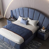 Lit double de style italien, luxe léger, avec structure en velours, pour usage domestique, chambre principale, design tendance