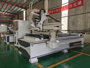 Routeur CNC <span class=keywords><strong>grand</strong></span> format 1325 avec changeur <span class=keywords><strong>d</strong></span>'outils automatique, machine de gravure sur bois robuste dotée <span class=keywords><strong>d</strong></span>'un moteur à engrenages pour meubles et armoires - Product Image 2