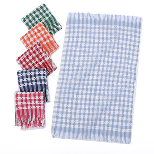 Essuie-tout de cuisine jacquard à carreaux et franges 38x64 cm en polyester et coton, absorbant, de forme rectangulaire - Product Image 5