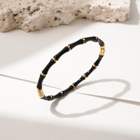 Bracelet élégant en acier titane avec design noué anti-dérapant, luxe minimaliste tendance, bracelet résistant à la décoloration pour femmes