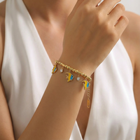 Bracelet en acier inoxydable plaqué or 18 carats résistant au ternissement pour femmes, avec breloque en forme de poisson en zircone, chaîne à maillons, bijoux tendance, cadeau