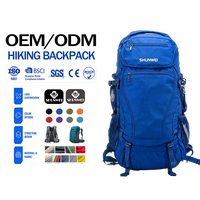 Sac à dos d'escalade à coque souple avec cadre interne et logo personnalisé, étanche, 35L-70L, sangle réglable pour sports de plein air, trekking, escalade