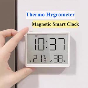 Thermomètre hygromètre numérique à grand écran LCD en plastique fin pour intérieur, avec horloge pratique - Product Image 1