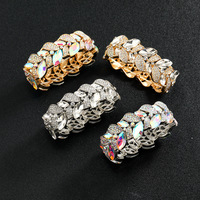 Bracelet élastique en alliage de luxe en forme de feuille, entièrement orné de zircons, tendance et polyvalent, vente chaude HL OEM/ODM, idéal pour un cadeau
