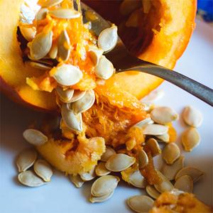 2023 Original Raw Pumpkin Seed Kernels100 % Oganic Venta caliente <span class=keywords><strong>de</strong></span> alta calidad <span class=keywords><strong>Precio</strong></span> <span class=keywords><strong>de</strong></span> fábrica Snack Pumpkin Seeds - Product Image 3