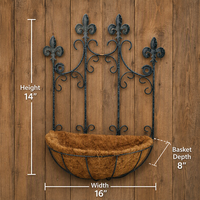 Support de panier suspendu décoratif en fer forgé avec motif Fleur de Lys et doublure en coco pour la décoration de jardin et de patio