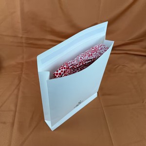 Bolsa de Papel Kraft Blanca Reciclable de 180g, Bolsa de Correo con Logotipo Personalizado, Bolsa de Embalaje de Ropa, Bolsas de Envío de Papel - Product Image 5