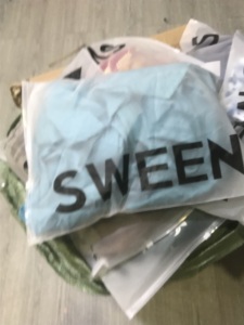 Liquidación de Inventario: Ropa de Mujer Variada, Camisetas Casuales, Vestidos, Envío Mixto, Venta al Por Mayor, Entrega Aleatoria - Product Image 4