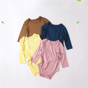 Combinaison à manches longues pour nouveau-né avec boutons pression, en bambou biologique doux et uni, barboteuse pour bébé, combinaison pour bébé garçon - Product Image 3