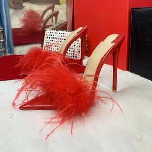 Ciabatte donna moda estate ciabatte <span class=keywords><strong>con</strong></span> tacco scivoli donna fantasia sandali per abiti da festa <span class=keywords><strong>scarpe</strong></span> da banchetto <span class=keywords><strong>con</strong></span> <span class=keywords><strong>piume</strong></span> di pelliccia - Product Image 4