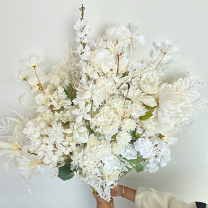 Fleurs artificielles en soie laiteuse blanche Queyiyi, 10 cm et moins, pour décorations de plafond de mariage, bouquets et arrangements floraux - Product Image 1