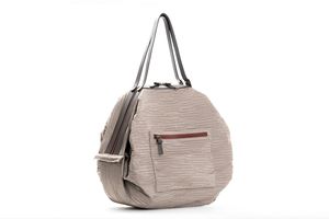 Tela de paracaídas de alto denier Cuero de grano superior Diseño plegable patentado exclusivo para marco interno para compras de viaje - Product Image 2