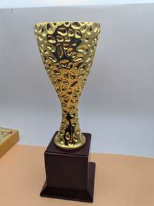 अनुकूलित नए डिजाइन, अभिनव फुटबॉल ट्रॉफी, फुटबॉल बास्केटबॉल स्मारक खेल प्रतियोगिता ट्रॉफी - Product Image 3