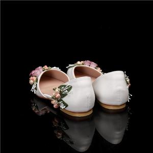 Nouvelle mode ballerines blanches chaussures de mariage pour femmes appartements confortables fleur sans lacet chaussures pour la mariée - Product Image 3
