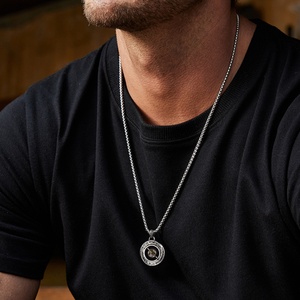 Collar con Colgante de Acero Inoxidable, Joyería de Moda, Estilo Hip Hop, Medallón Redondo con Ojo de la Providencia Giratorio, Cadena para Hombre - Product Image 4