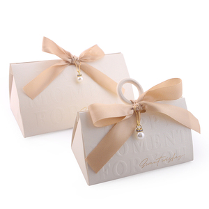 <span class=keywords><strong>Triangle</strong></span> en papier kraft recyclable avec poignée cérémonie boîte à bonbons de mariage boîte-cadeau en papier créatif haut de gamme de mariage - Product Image 1