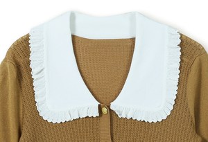 Pull cardigan à manches longues en maille côtelée élégante de luxe pour femmes, personnalisé OEM et ODM 2024, col <span class=keywords><strong>Peter</strong></span> Pan, boutons métalliques cool, bord festonné - Product Image 3